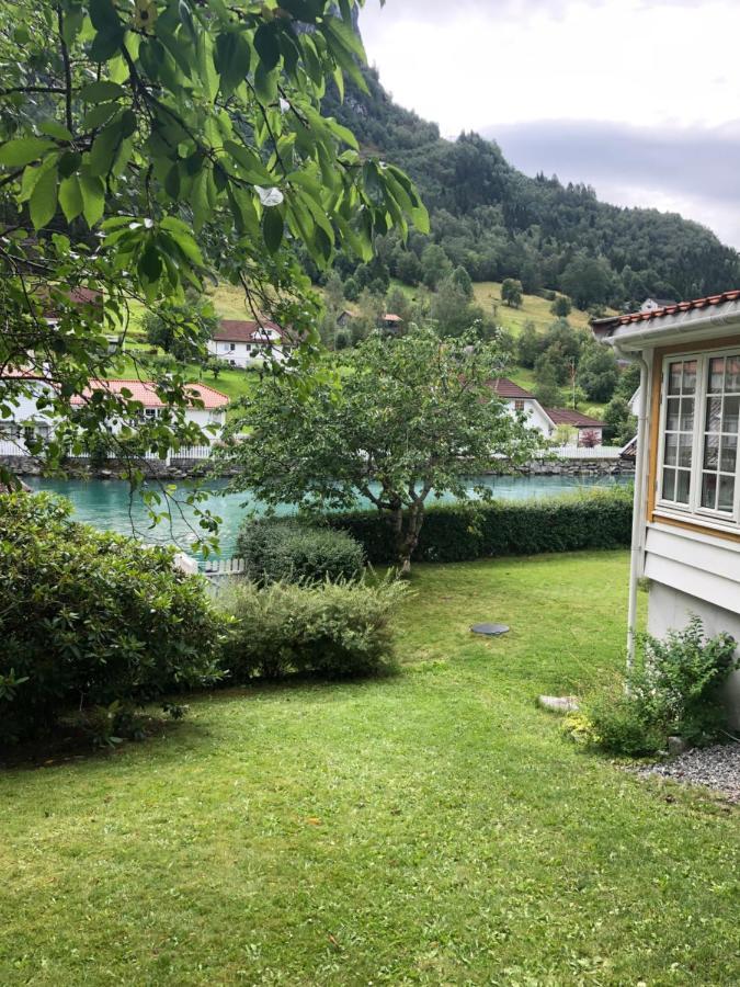 Stryn - House By The River מראה חיצוני תמונה
